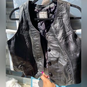 Steerbrand Black leather vest